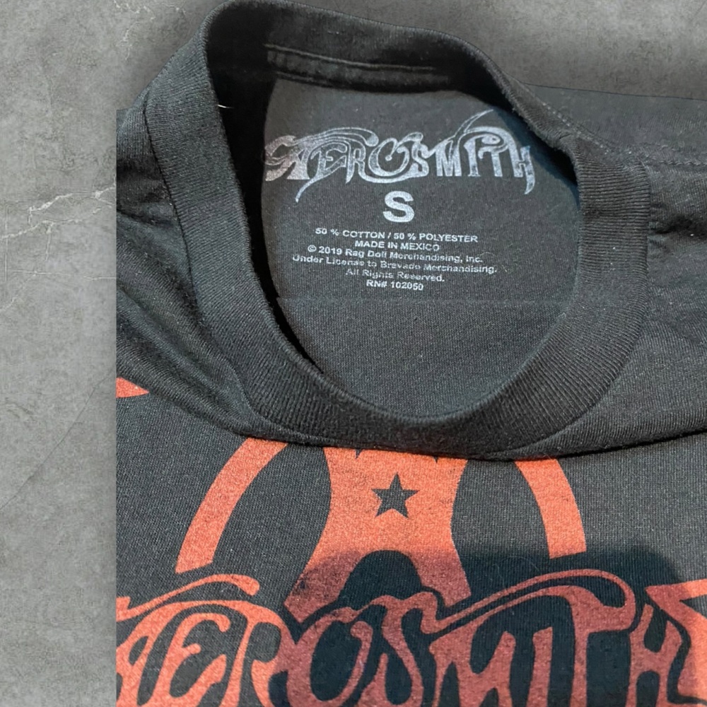 Aerosmith size small tee - Picture 4 of 6